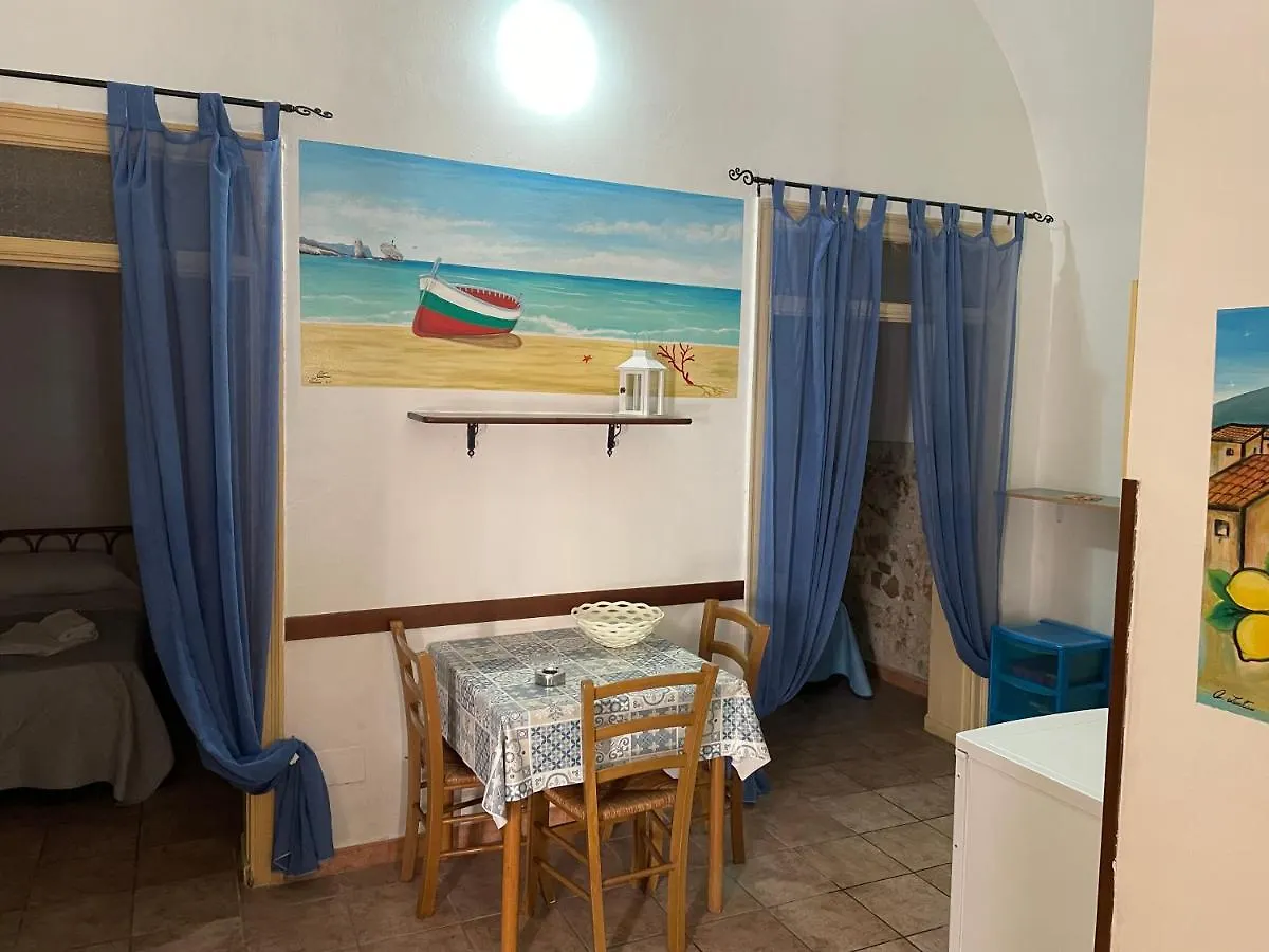 Terrasini 2000 Case Vacanza 2*,