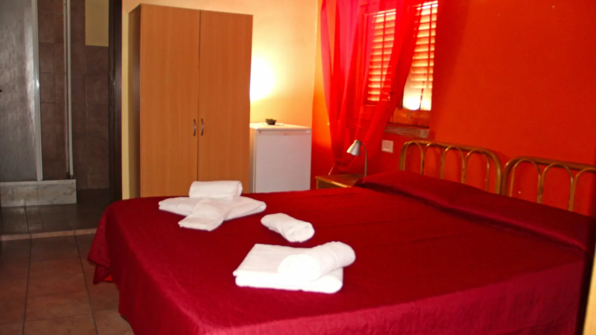 Terrasini 2000 Case Vacanza מלון דירות